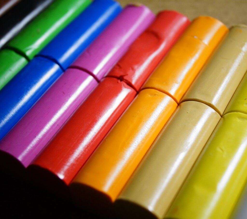 Pokusohraní: Dokáže plastelína plavat na vodě?